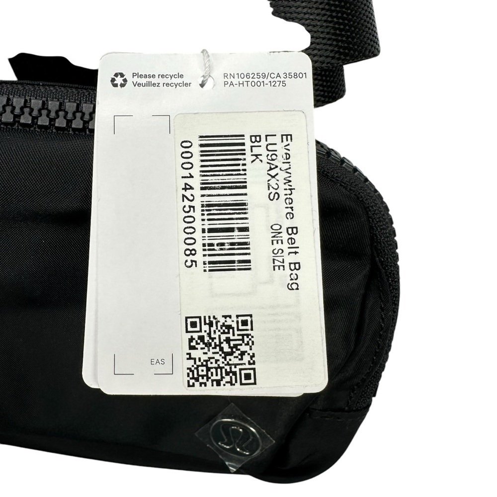 Lululemon Everywhere Belt Bag, NWT, Black - Picture 3 of 12